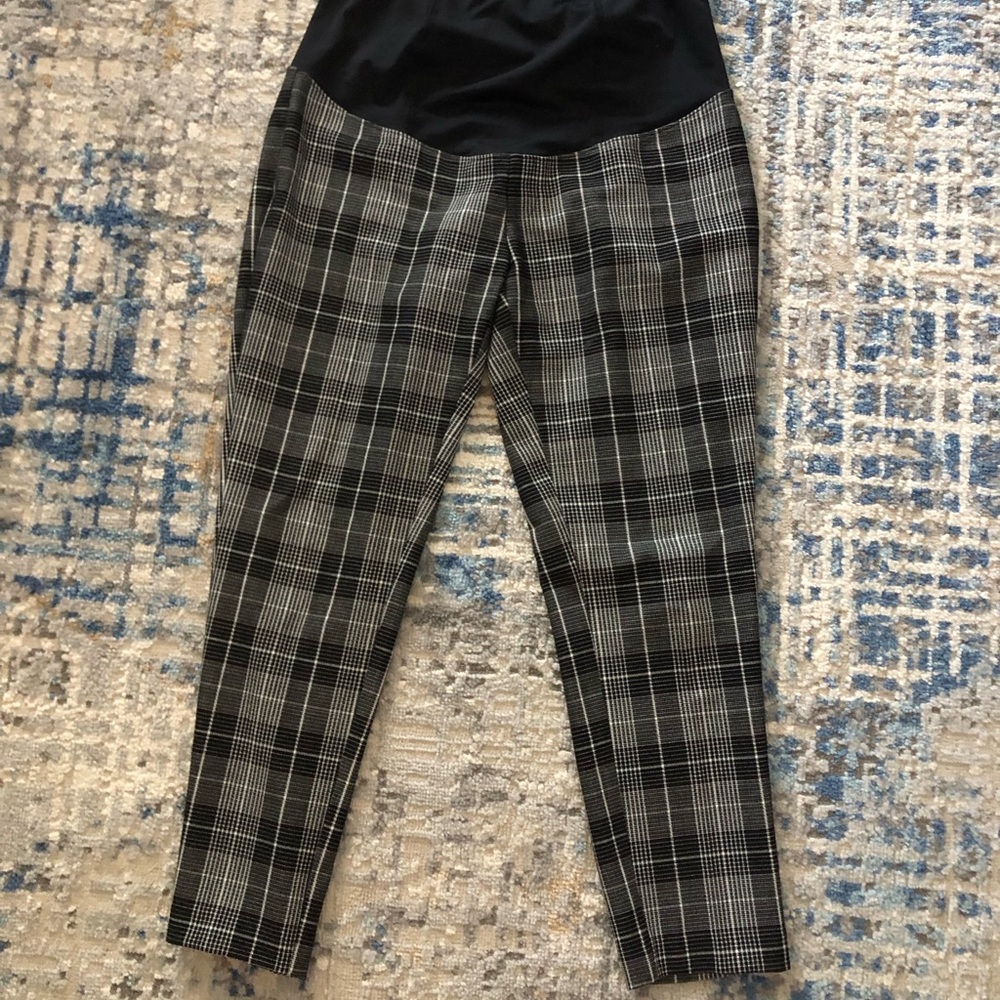 NWOT Ingrid and Isabel plaid pants